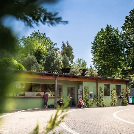 Hu In Town Üdülőpark 2*