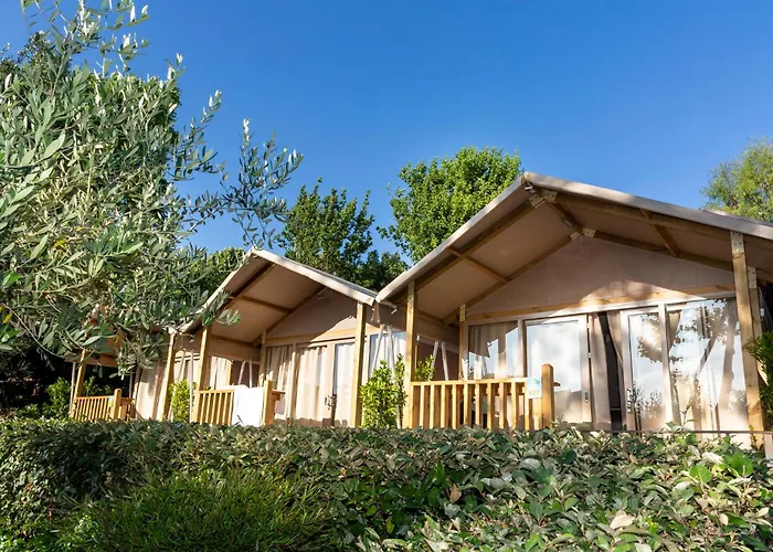 Village de vacances Hu In Town 2*